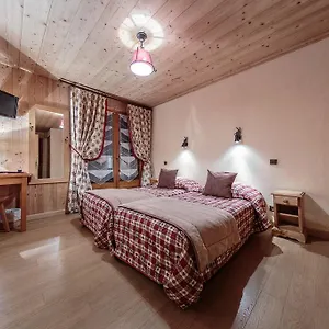 https://la-perdrix-blanche.hotels-rhonealpes.com